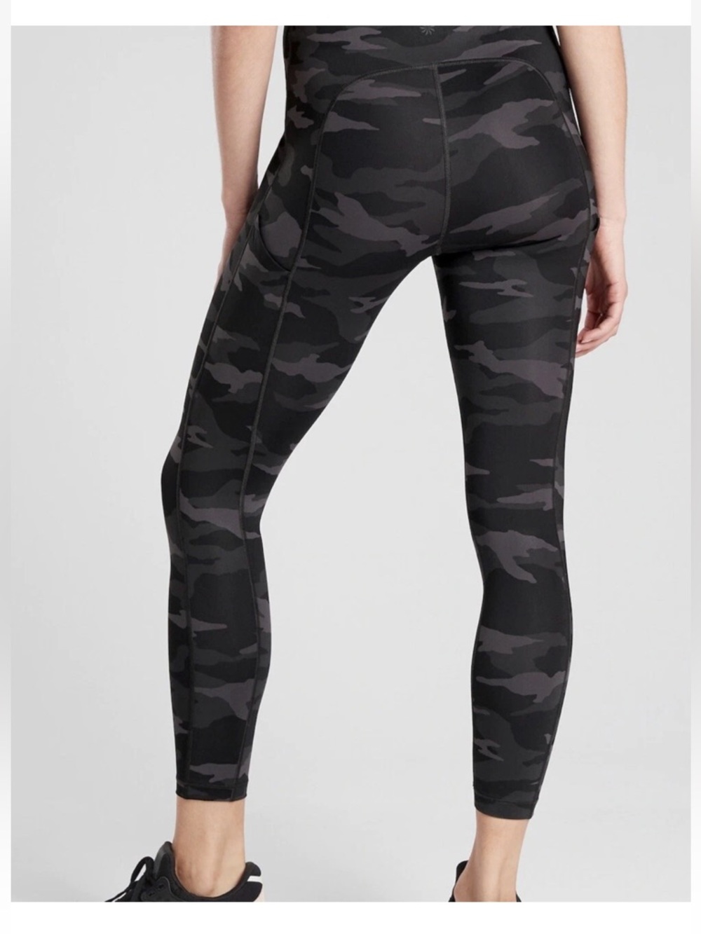 Athleta Ultimate Stash Pocket 7/8 Tight in black camo size small - Picture 2 of 9